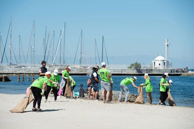 Herbalife Nutrition | Η παραλία της Νέας Κρήνης γέμισε εθελοντές