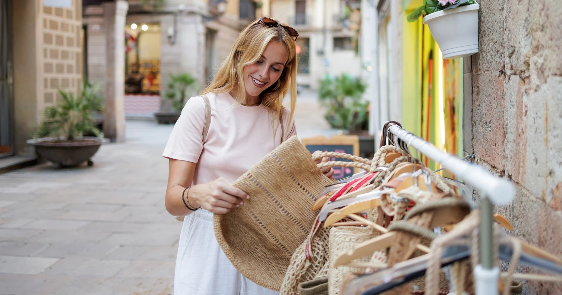 Fab Five | Οι 5 αγορές που πρέπει να κάνεις πριν τις διακοπές και μπορεί να έχεις ξεχάσει