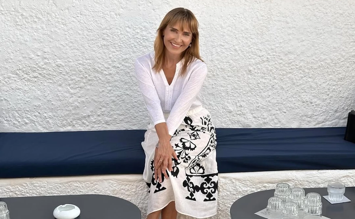 Μάρα Ζαχαρέα | Με denim σύνολο στην πιο διαδραστική έκθεση της Αθήνας