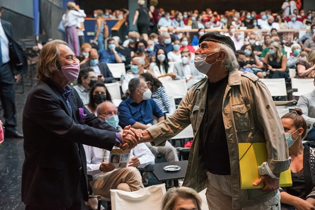 Πρεμιέρα του ντοκιμαντέρ "Οι Μη Χαμένες Πατρίδες" στο σινέ Τριανόν παρουσία πολιτικών προσώπων και δημοσιογράφων