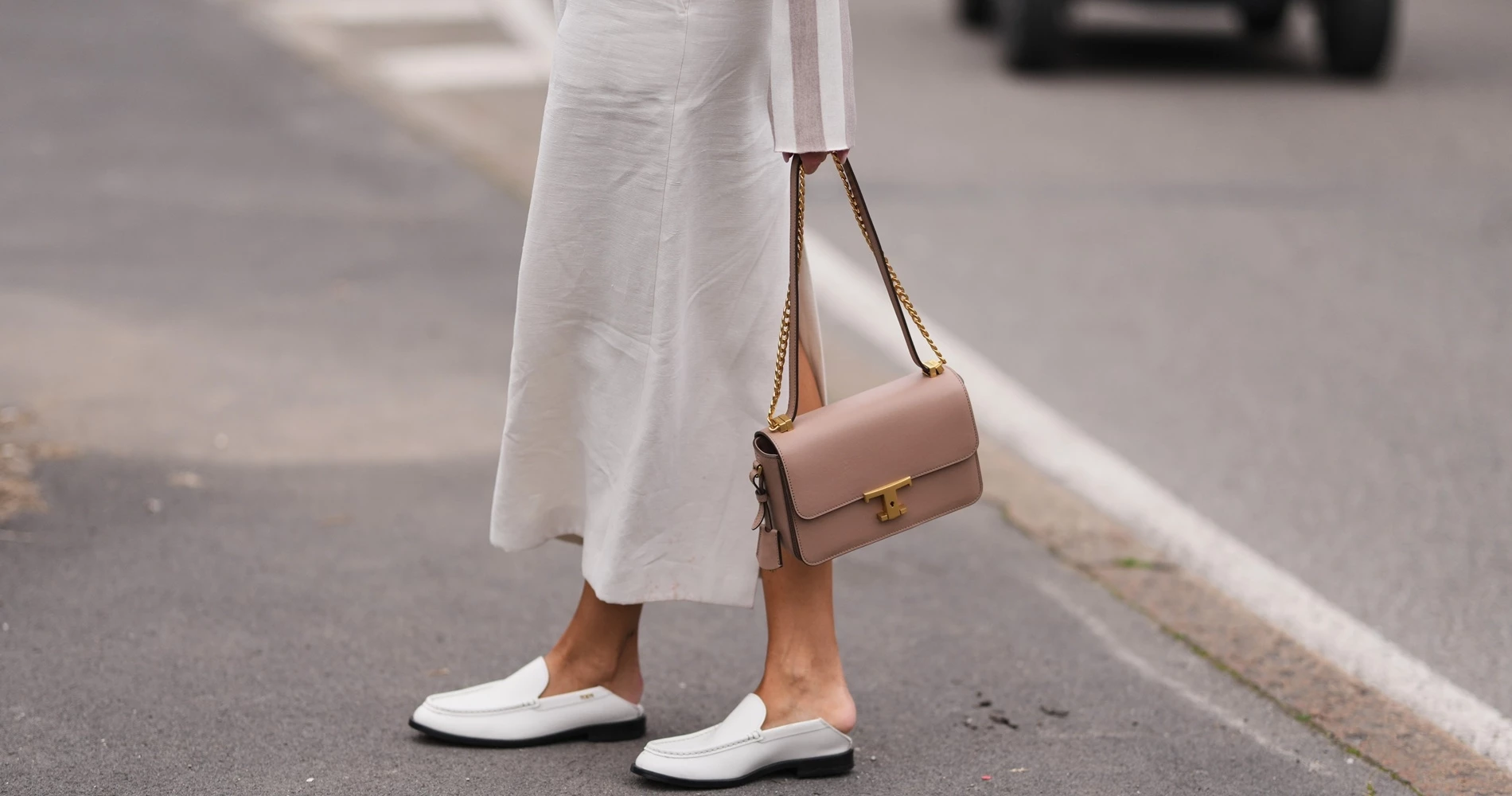 Αυτά τα slingback loafers από τη Bershka είναι η λεπτομέρεια που θα απογειώσει κάθε σου outfit