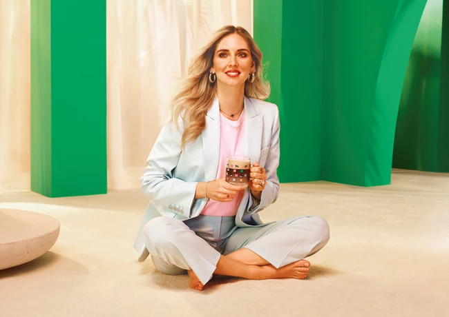 Η Nespresso συνεργάζεται με την Chiara Ferragni για μία δροσιστική καλοκαιρινή συλλογή