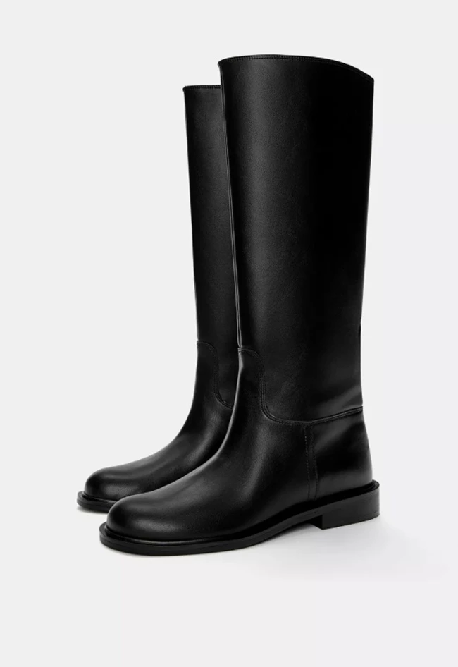 Ψηλές φλατ μπότες, Pull&Bear