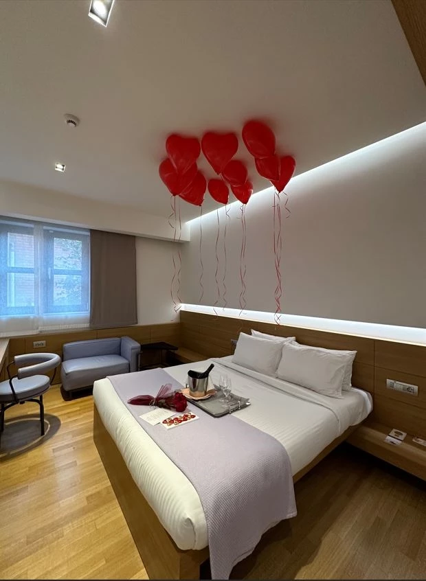 Ημέρα των Ερωτεύμενων στα Domotel Hotels & Resorts | Feels Like Love!