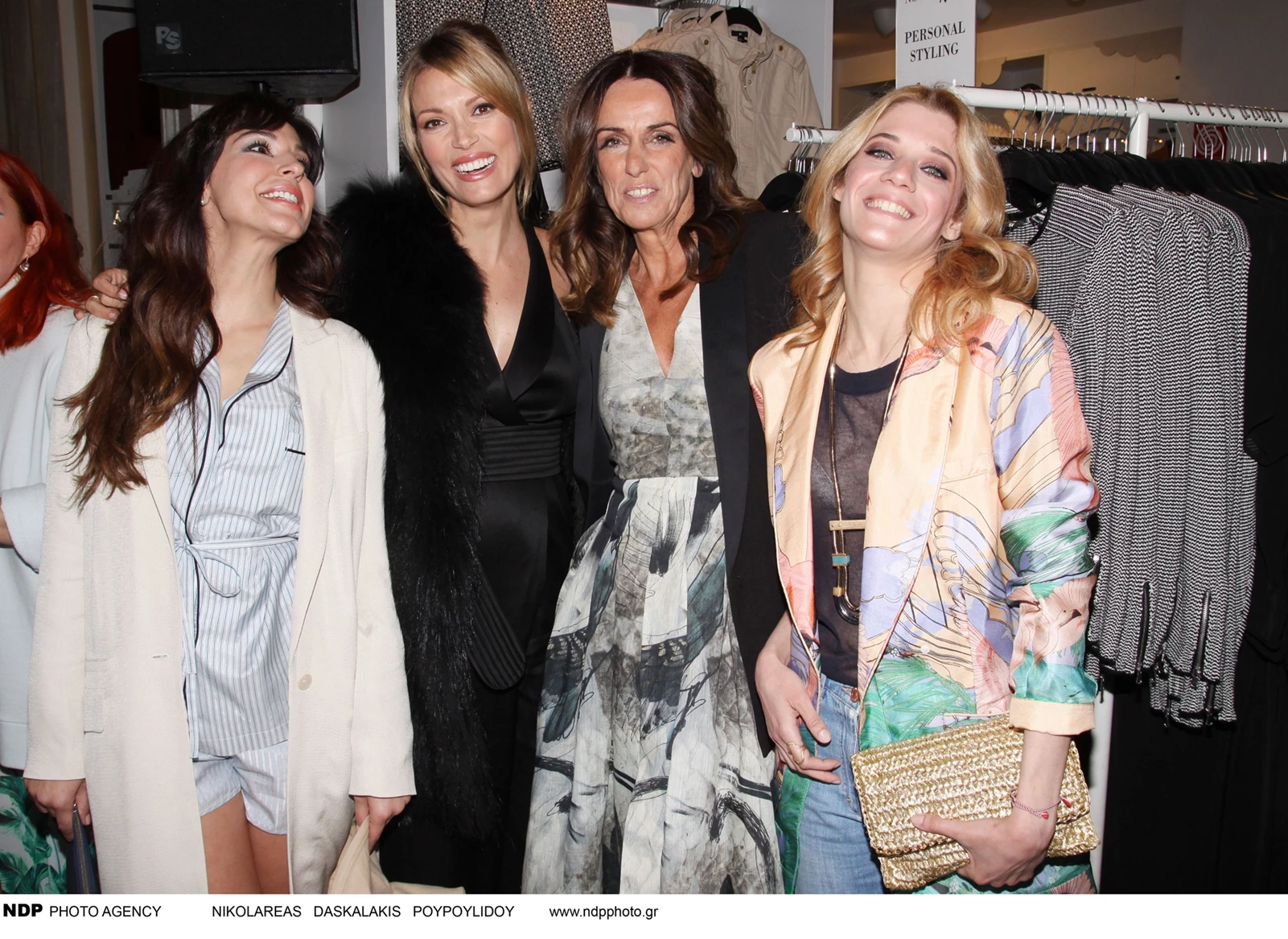 Η εγκυμονούσα Βίκυ Καγιά με τέλειο total black outfit σε κοσμικό event, πριν από 10 χρόνια