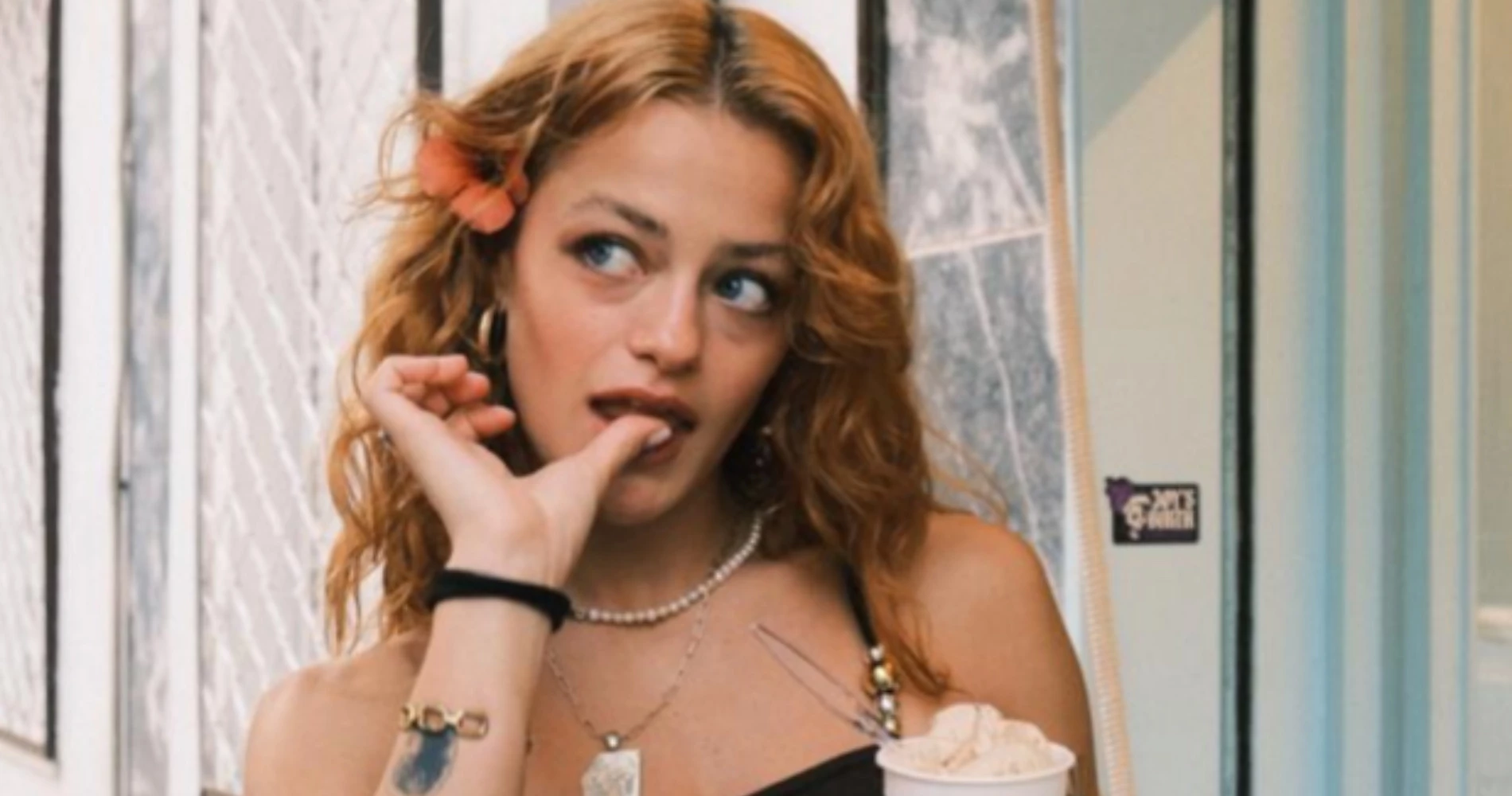 Η Gaia αποκάλυψε το μυστικό της για να μένουν τα ginger μαλλιά της λαμπερά