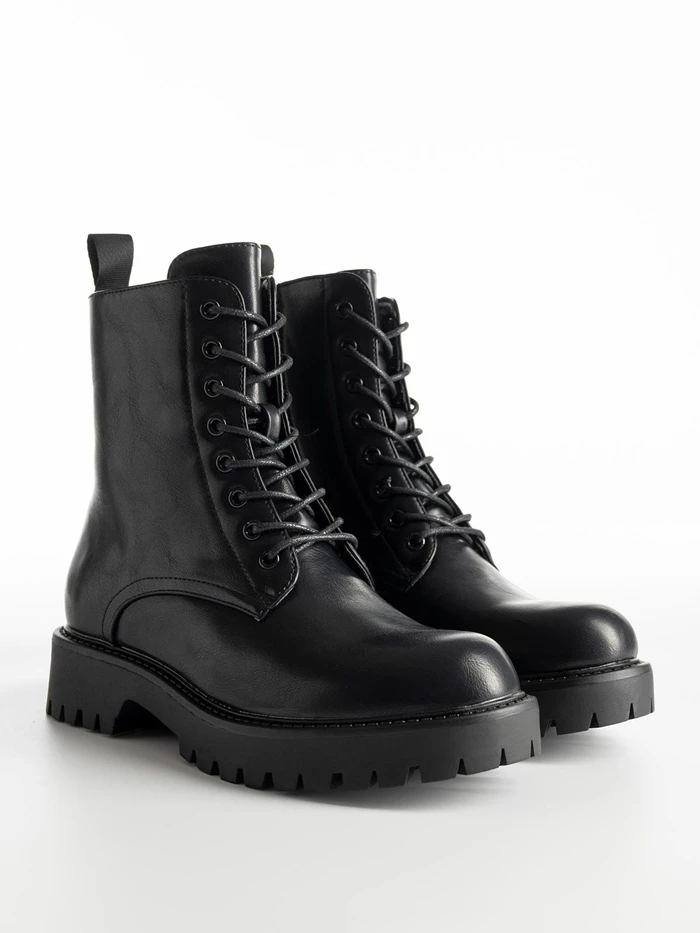 Τα μαύρα αρβυλάκια από τον Bozikis που θα φοράς από το πρωί στο γραφείο μέχρι τη βραδινή σου έξοδο