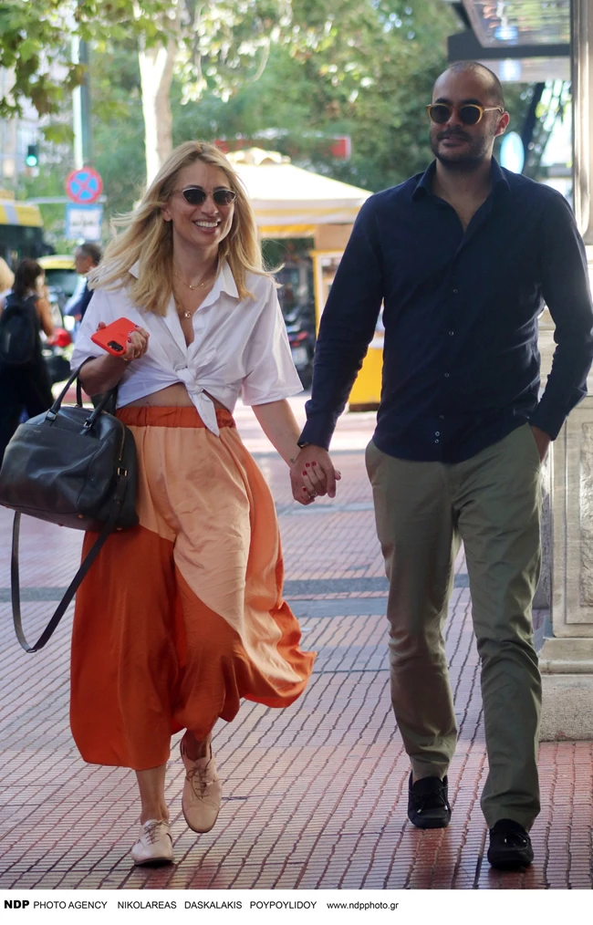 Πιο ερωτευμένοι από ποτέ | Η Μαρία Ηλιάκη και ο Στέλιος Μανουσάκης πιασμένοι χέρι – χέρι σε νέα κοινή έξοδο