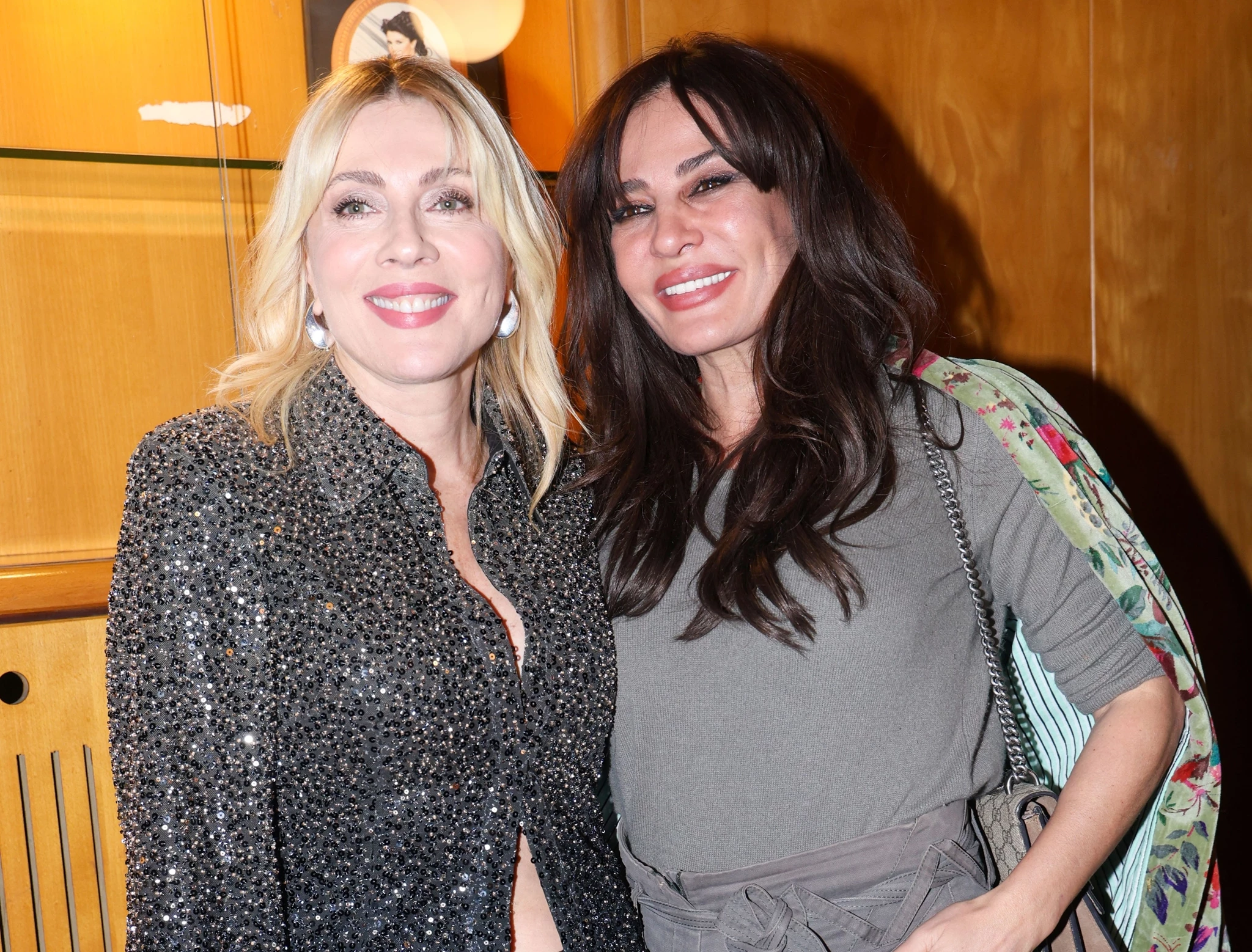 Δήμητρα Ματσούκα | Με sexy σορτς και μπότες στην επίσημη πρεμιέρα του 