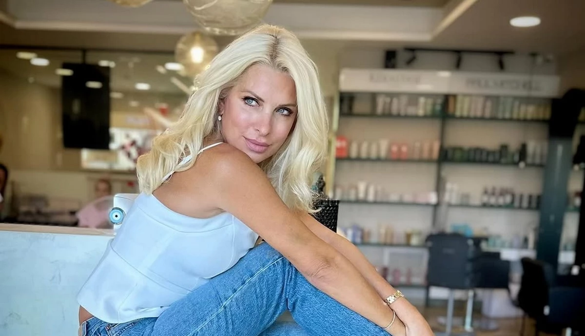 Ελένη Μενεγάκη | Με το απόλυτο καλοκαιρινό look στο εμπορικό που αγαπούν οι celebrities