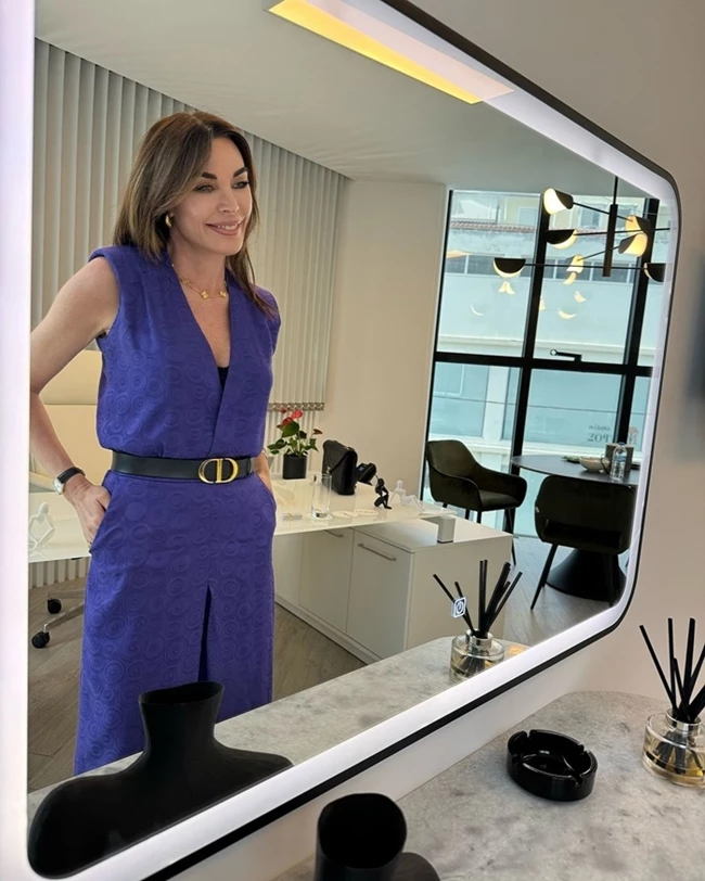 Η Τατιάνα Στεφανίδου στο πολυτελές γραφείο της | Minimal με ασπρόμαυρες λεπτομέρειες