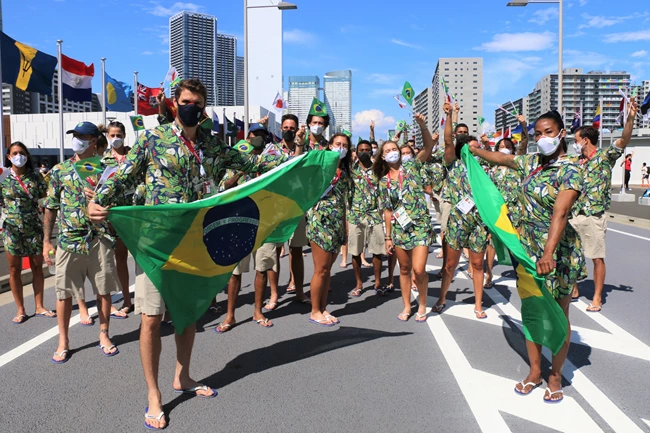 Η Havaianas "δίνει χρώμα" στα πόδια της Βραζιλιάνικης Ομάδας στην τελετή έναρξης των Ολυμπιακών Αγώνων 2020 στο Τόκιο