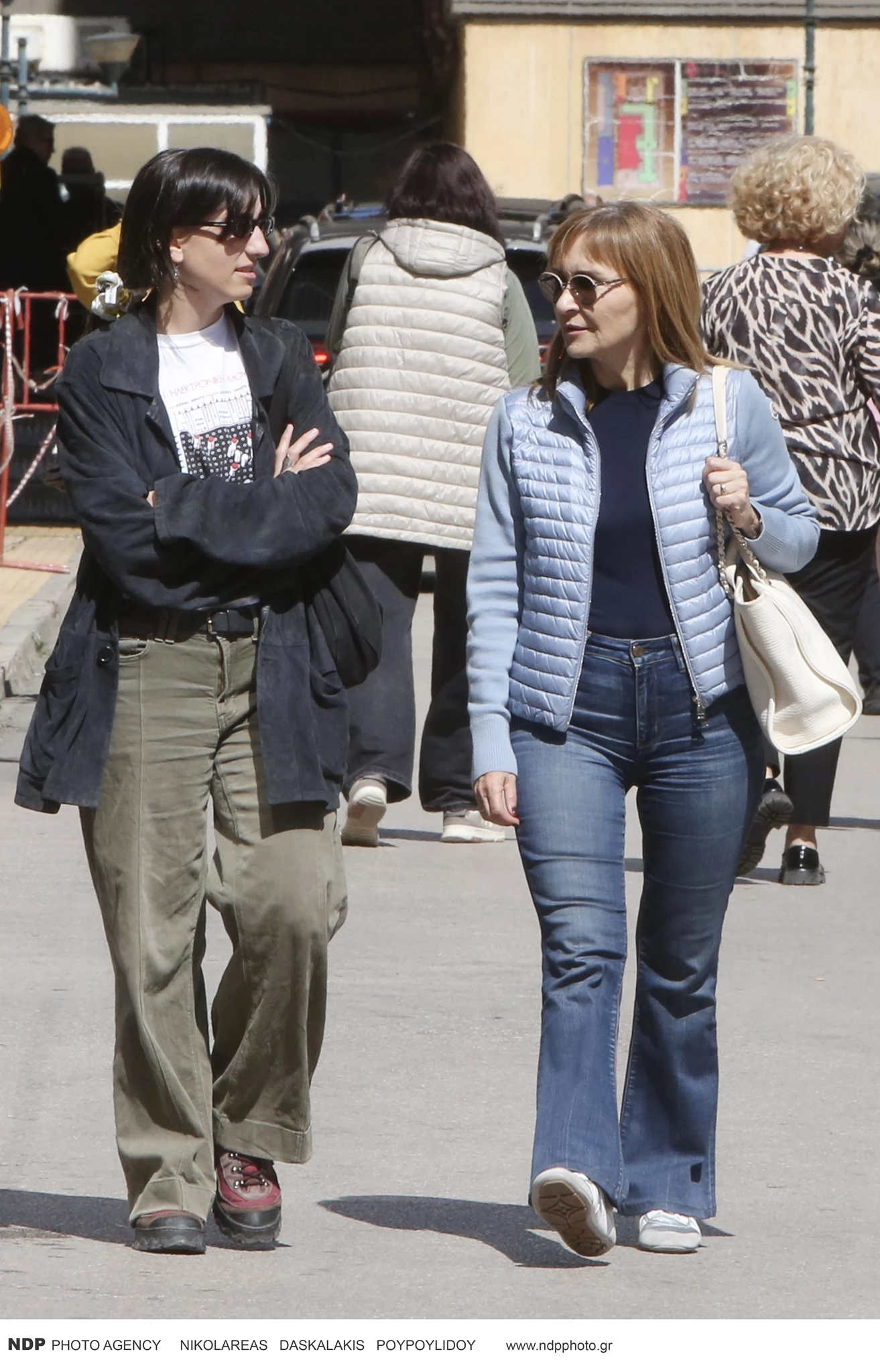 Μάρα Ζαχαρέα με την κόρη της Άννα στον Ευαγγελισμό για τον Γιώργο Μυλωνάκη