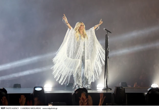 Δύο μήνες προετοιμασία και εκατοντάδες ώρες υλοποίησης | Οι λεπτομέρειες για το look της Άννας Βίσση