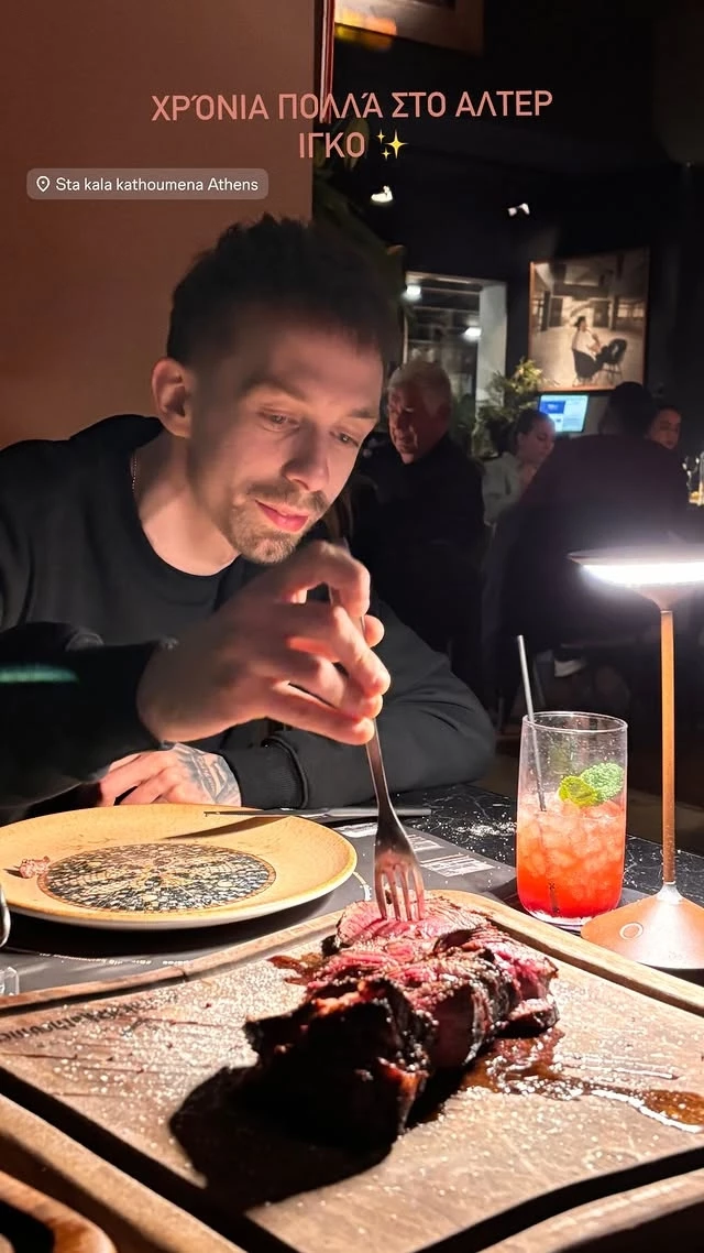 Η Μαριτίνα Ντενίση σε στέκι κρεατοφαγίας