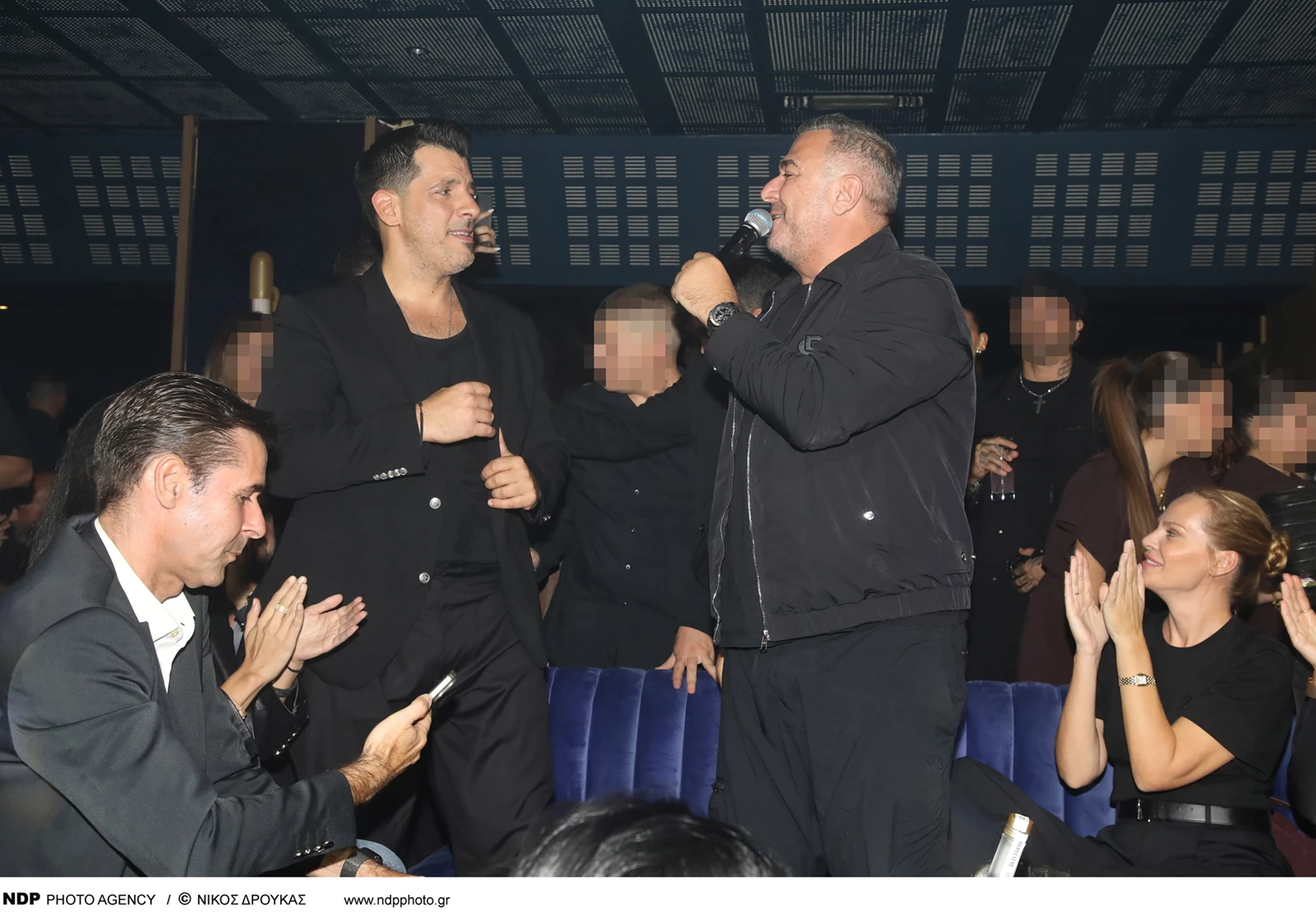 Αντώνης Ρέμος και Υβόννη Μπόσνιακ στον Θοδωρή Φέρρη