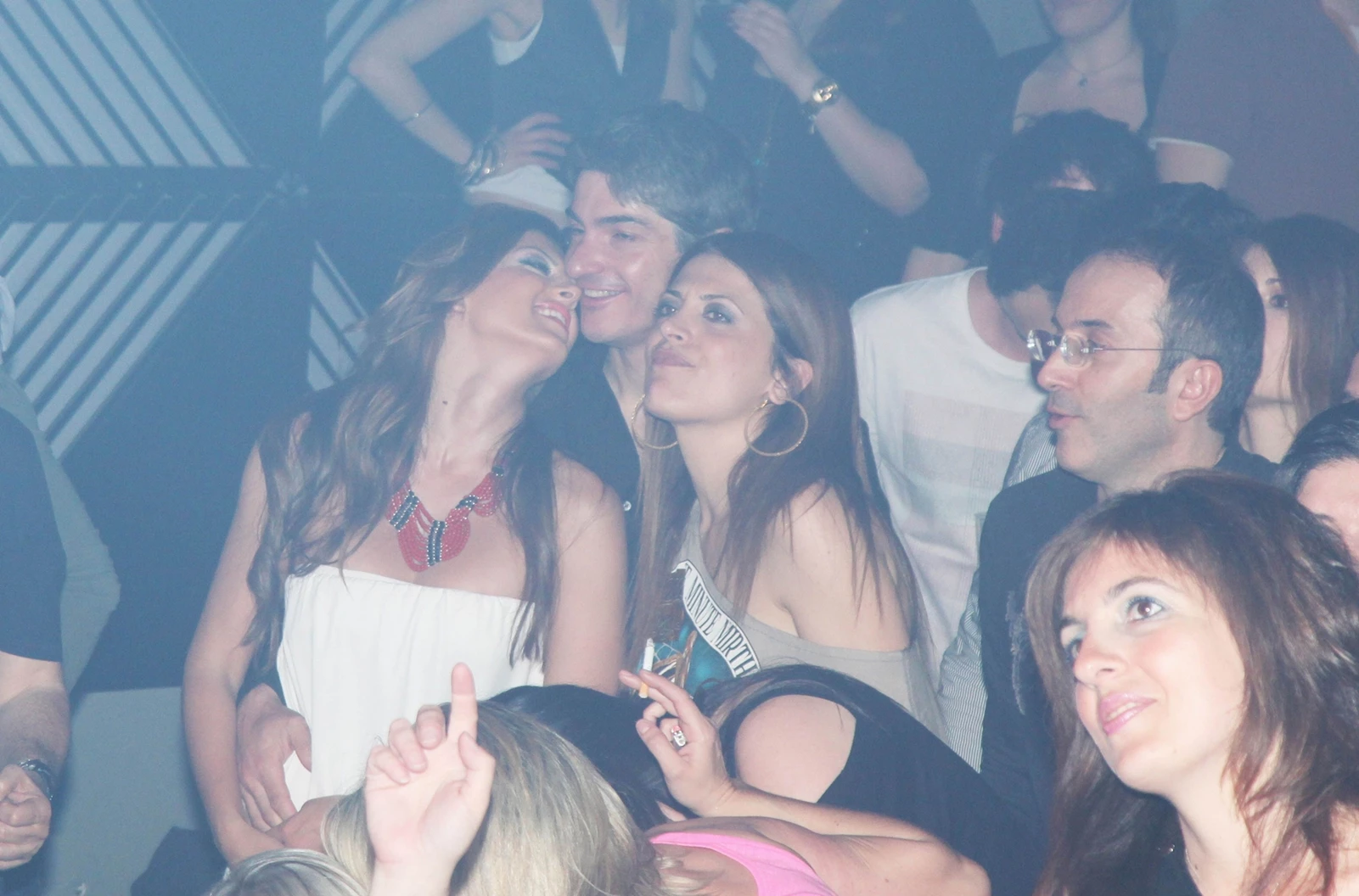 Σταματίνα Τσιμτσιλή και Θέμης Σοφός full in love σε νυχτερινό κέντρο | Η φωτογραφία 14 χρόνια πριν