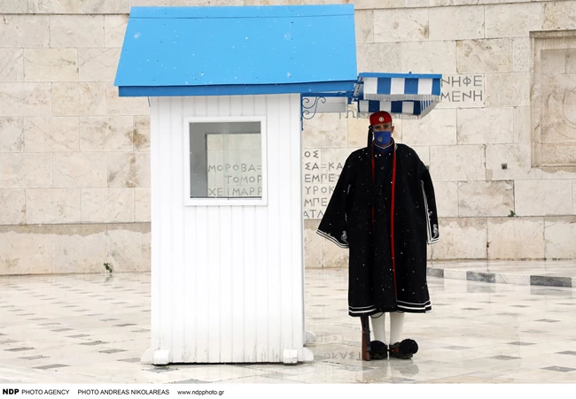 Κακοκαιρία Ελπίς | Εντυπωσιακές φωτογραφίες από τη χιονισμένη Αθήνα