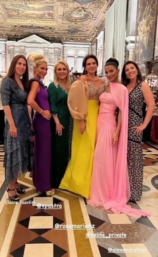 Η ultra glam εμφάνιση της στη βάφτισή του δεύτερου της παιδιού