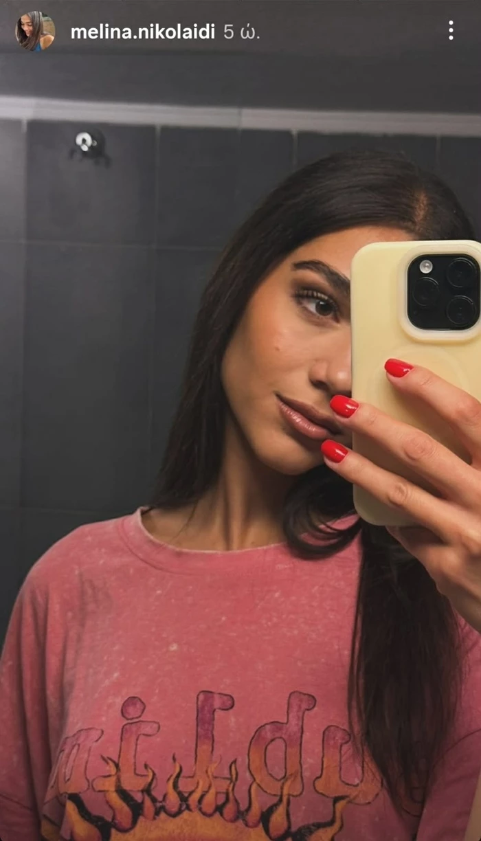 μελίνα νυχια