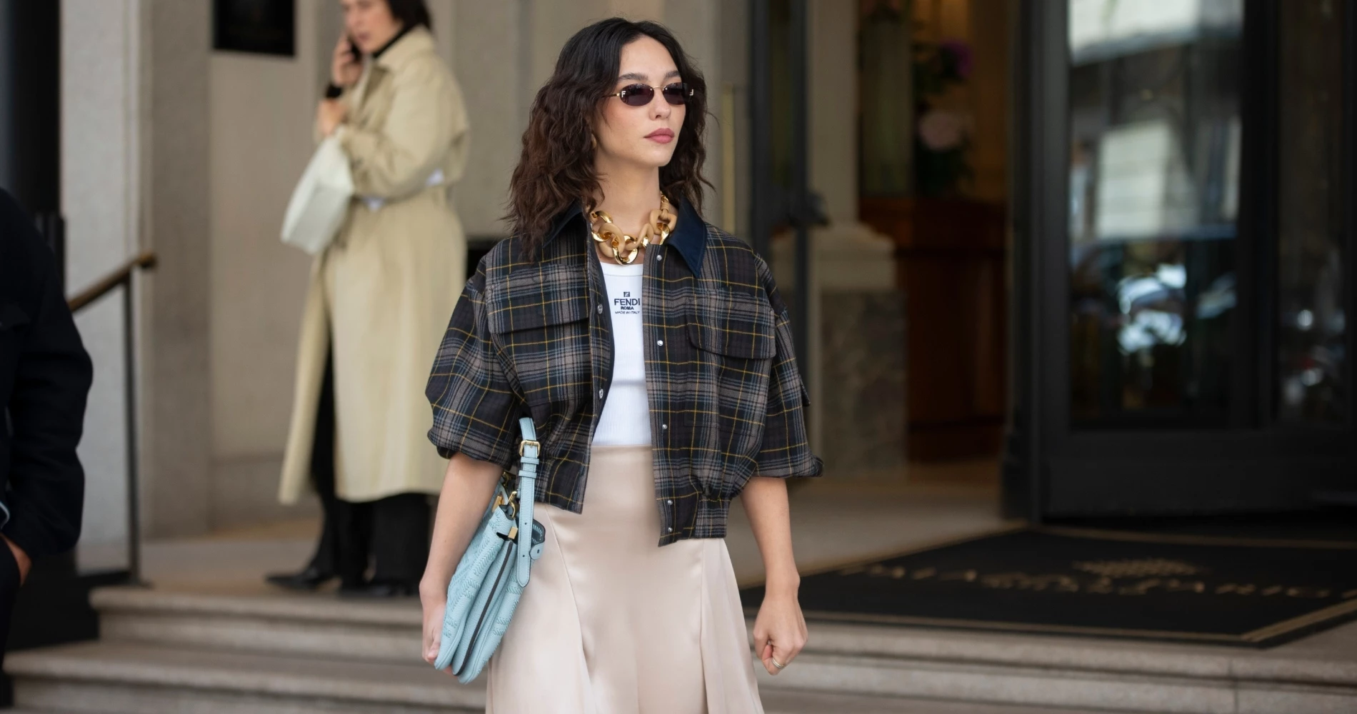 Αντίο τζιν παντελόνι | 5 εναλλακτικές επιλογές για την άνοιξη που είναι εξίσου κομψές