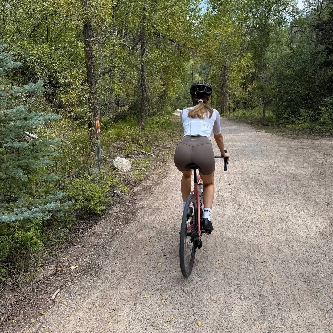 "Λιώνει" στη γυμναστική η Αμαλία Κωστοπούλου | Ακολουθεί το απόλυτο trend των fit girls