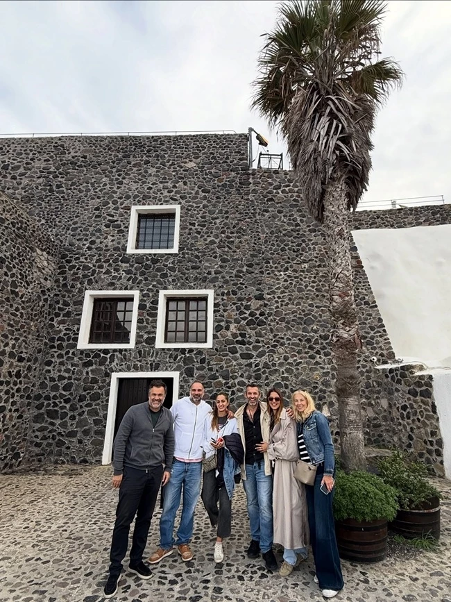 Σαντορίνη Κωνσταντίνα Ευρυπίδου και Φίλιππος Μιχόπουλος.