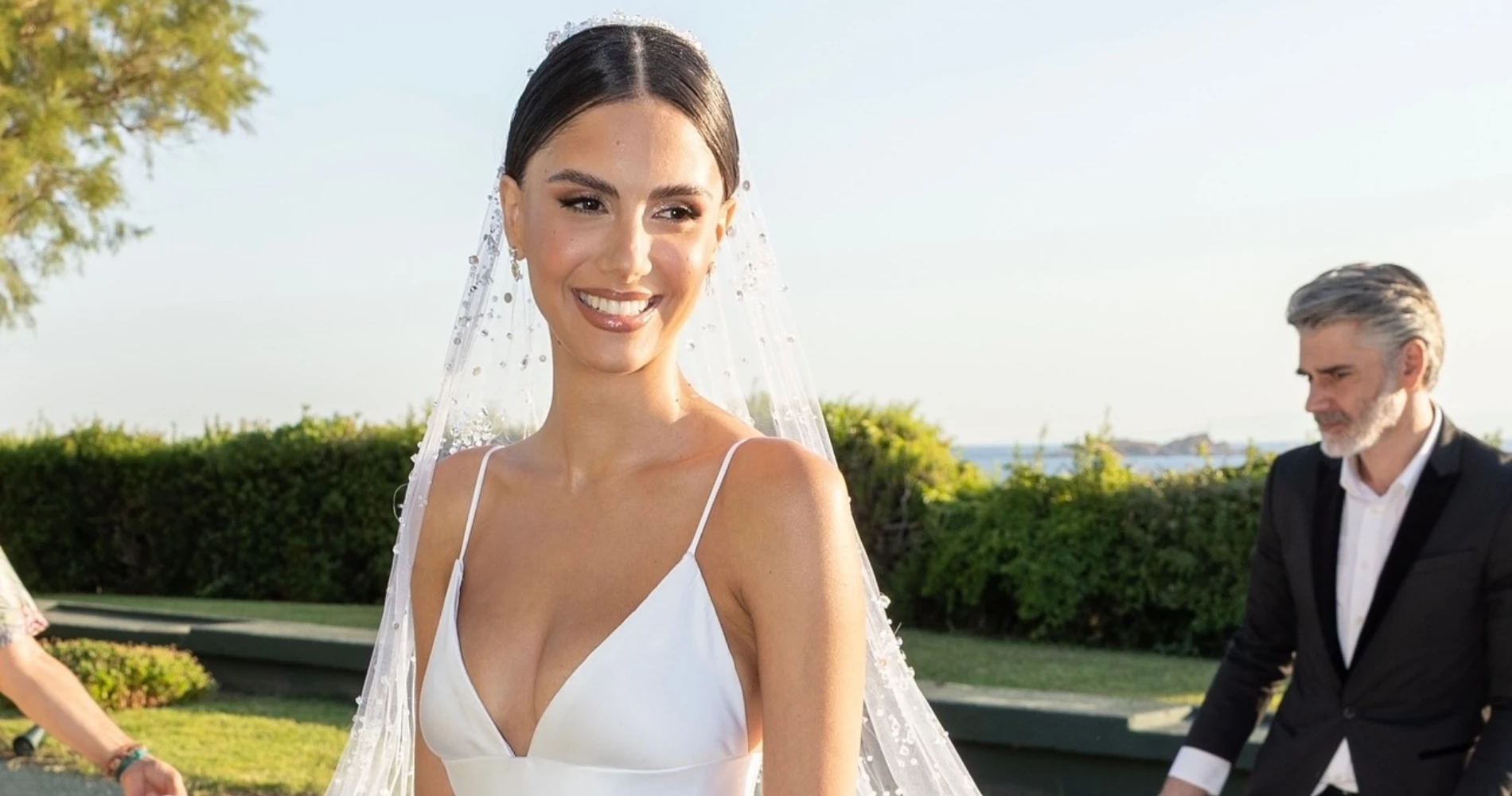 Αλεξάνδρα Νίκα | Τα νυφικά παπούτσια της ήταν από το ίδιο brand που είχε επιλέξει η Meghan Markle όταν παντρεύτηκε