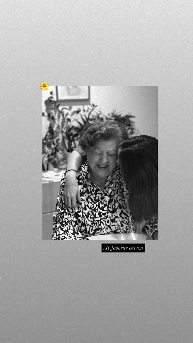 Η Μαρία Βοσκοπούλου με τη γιαγιά της