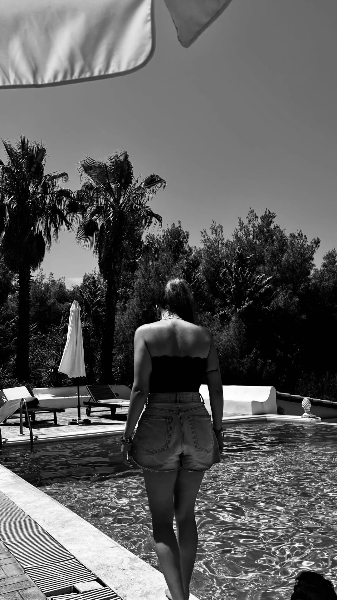 Στο εξοχικό της Μιμής Ντενίση στον Θεολόγο | Η πόζα της κόρης της, Μαριτίνας στην πισίνα