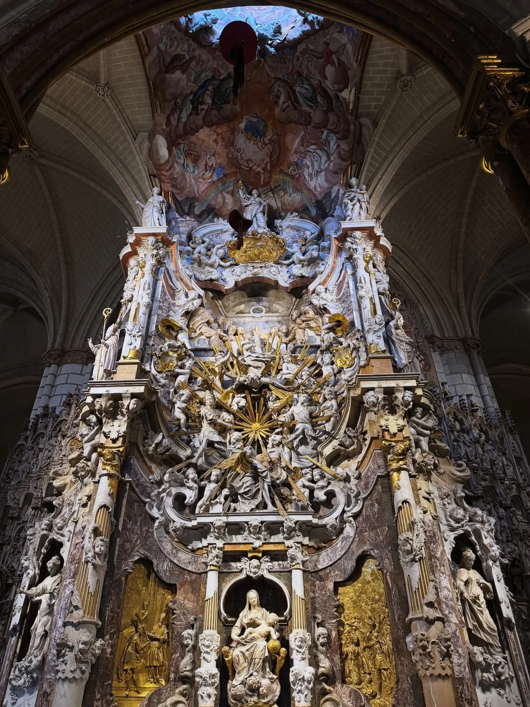 Η Δανάη Μπάρκα στον καθεδρικό ναό του Τολέδο