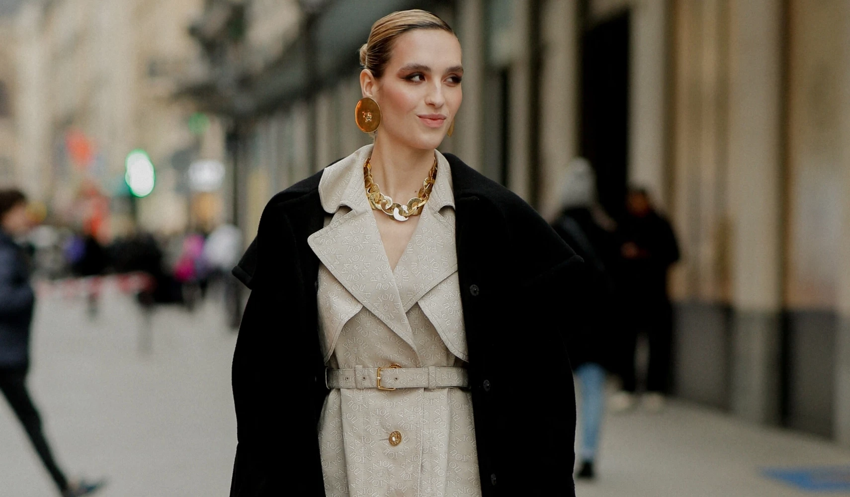 Το "υποτιμημένο" αξεσουάρ που θα χαρίσει στα looks σου μία νότα πολυτέλειας