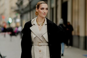 Το "υποτιμημένο" αξεσουάρ που θα χαρίσει στα looks σου μία νότα πολυτέλειας