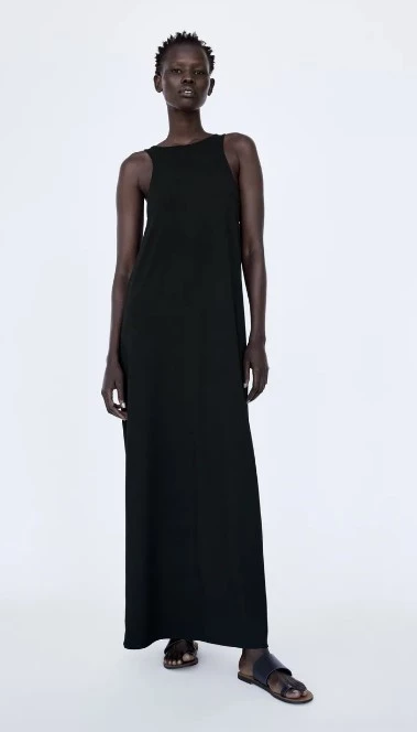 Ζέτα Μακρυπούλια | Το Zara φόρεμα της είναι η επιτομή του ανεπιτήδευτου sexiness