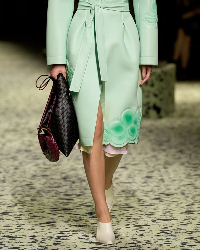 Bottega Veneta | Η νέα τσάντα του οίκου θα γίνει η αγαπημένη των fashionistas