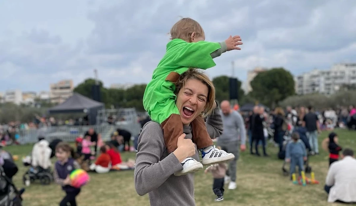 Γιούλικα Σκαφιδά | Η γλυκιά αντίδραση του γιου της βλέποντάς τη να φτιάχνει παστίτσιο