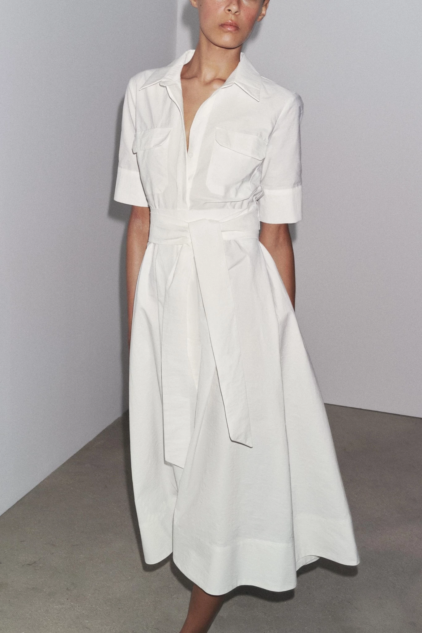 λευκό φόρεμα