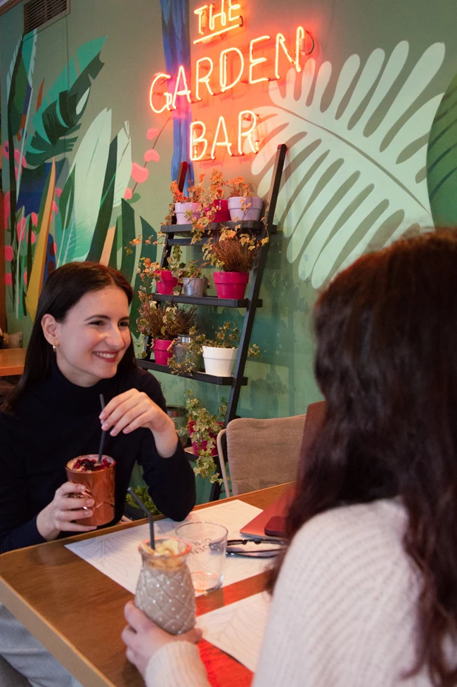 Στον πιο "πολύχρωμο" κήπο της Θεσσαλονίκης δοκιμάσαμε τα πιο λαχταριστά και δυναμωτικά smoothies