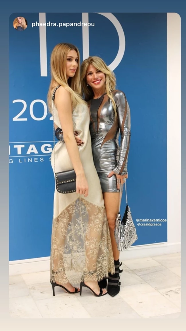 Η καλλονή Φαίδρα Παπανδρέου, εγγονή του Ανδρέα Παπανδρέου, με slip dress στην έκθεση της Μαρίνας Βερνίκου