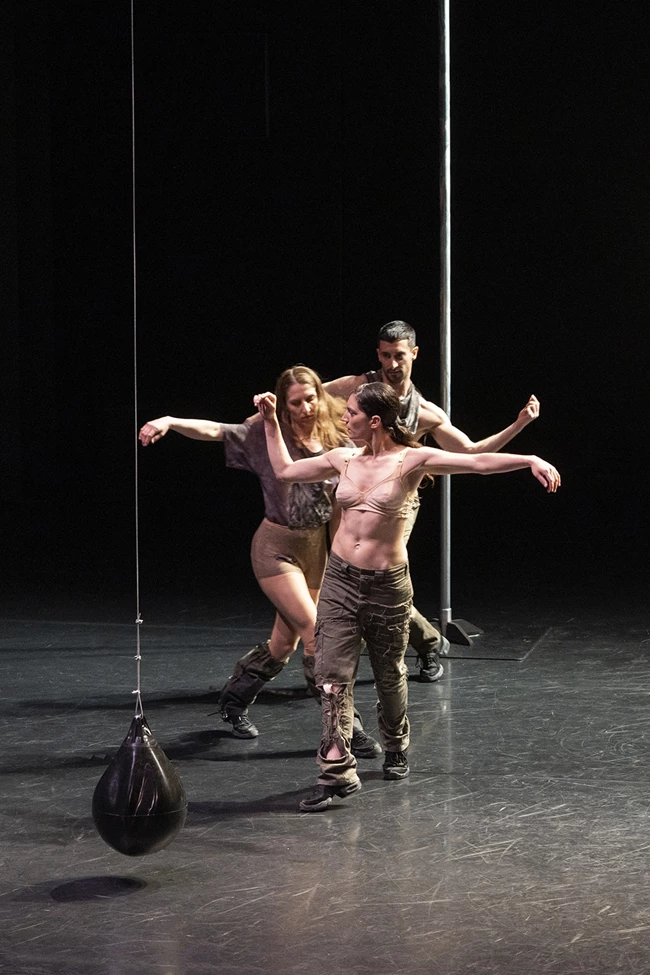 ''Αγρίμι'' | Η Λενιώ Κακλέα επιστρέφει στο Φεστιβάλ Αθηνών Επιδαύρου με μία εντυπωσιακή παράσταση