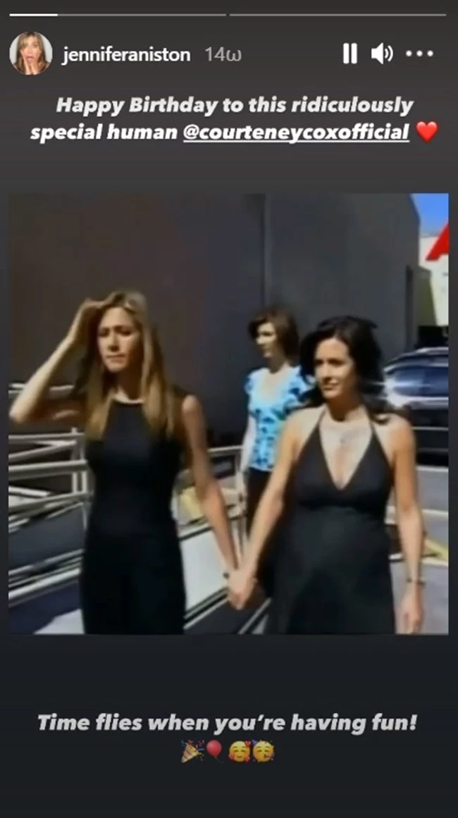 Jennifer Aniston | Ευχήθηκε στην Courteney Cox για τα γενέθλιά της με ένα throwback βίντεο