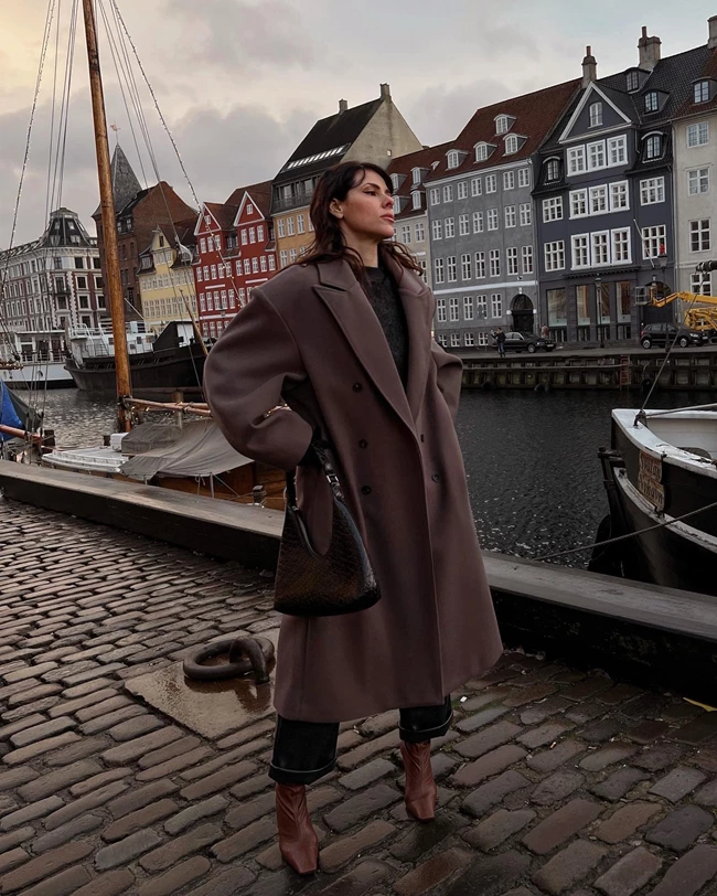 Η Έλενα Γαλύφα δημιούργησε τα πιο κομψά street style looks στην εβδομάδα μόδας της Κοπεγχάγης