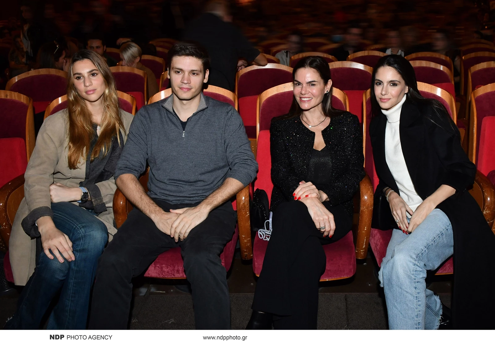 Αλεξάνδρα Νίκα, Μιράντα Πατέρα, Παναγιώτης Νίκα και Φαίδρα Παπανδρέου στο Παλλάς