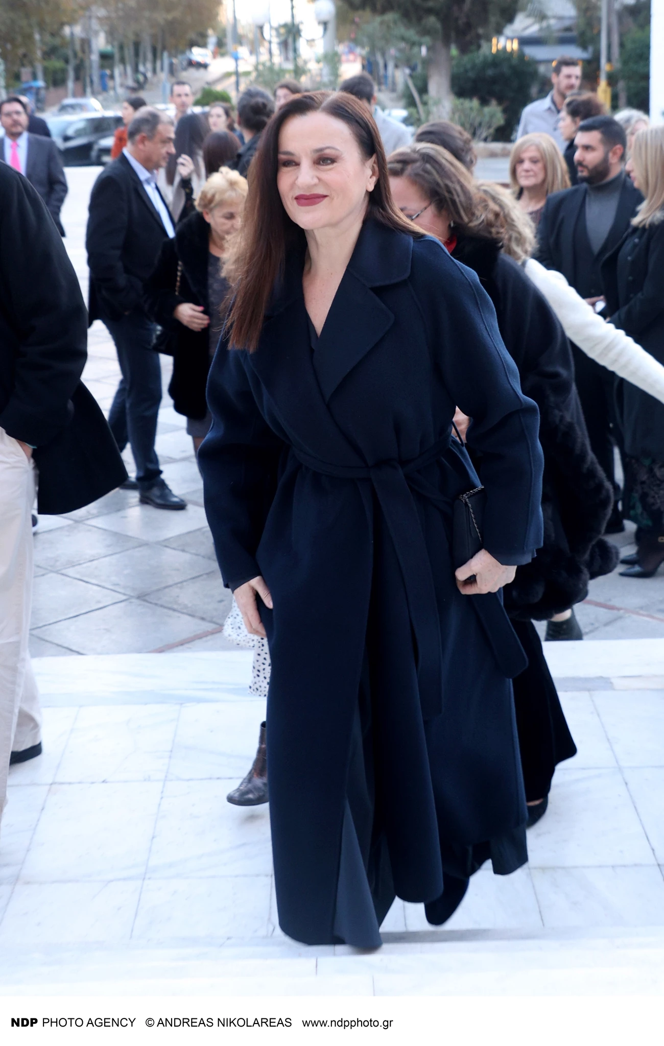 χτενίσματα καλεσμένη σε γάμο