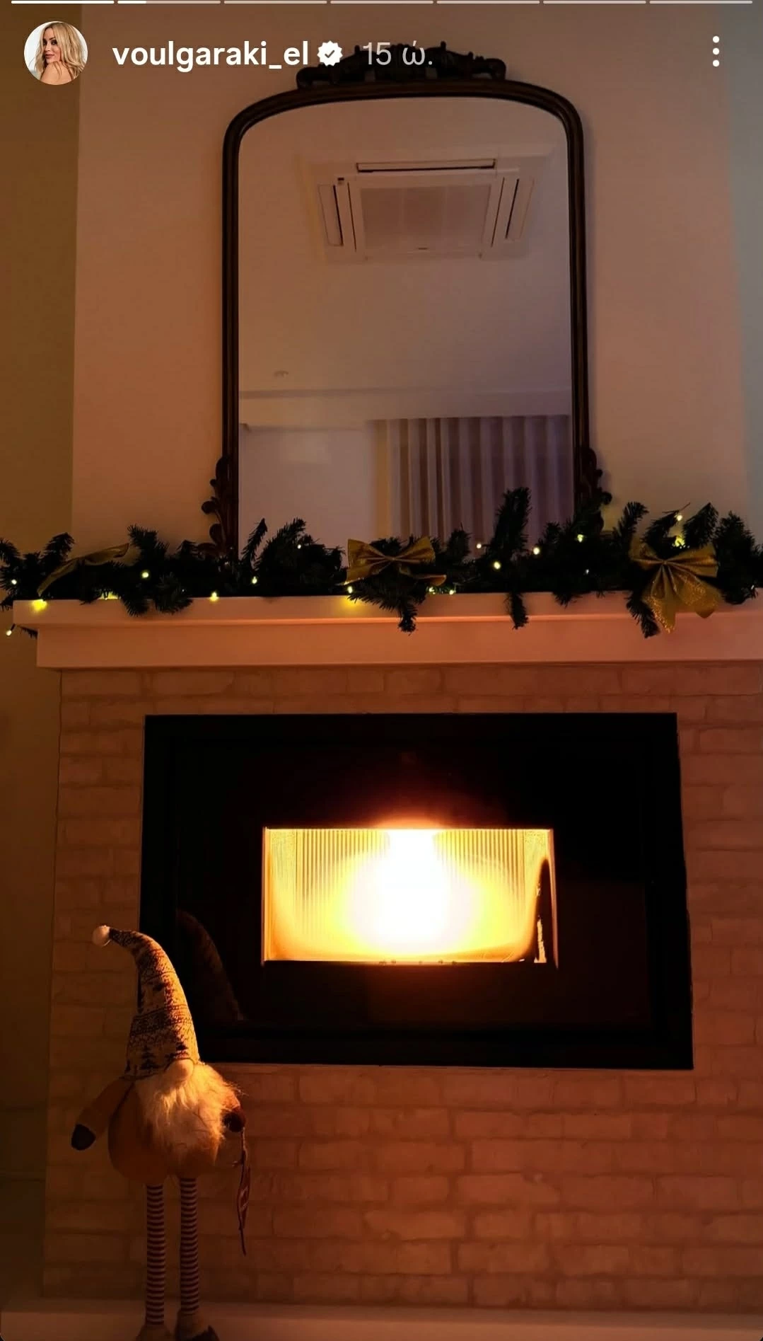 Ελένη Βουλγαράκη | "Αντέγραψε" την cozy γωνιά του σπιτιού της, με τον vintage καθέφτη από τα Zara Home