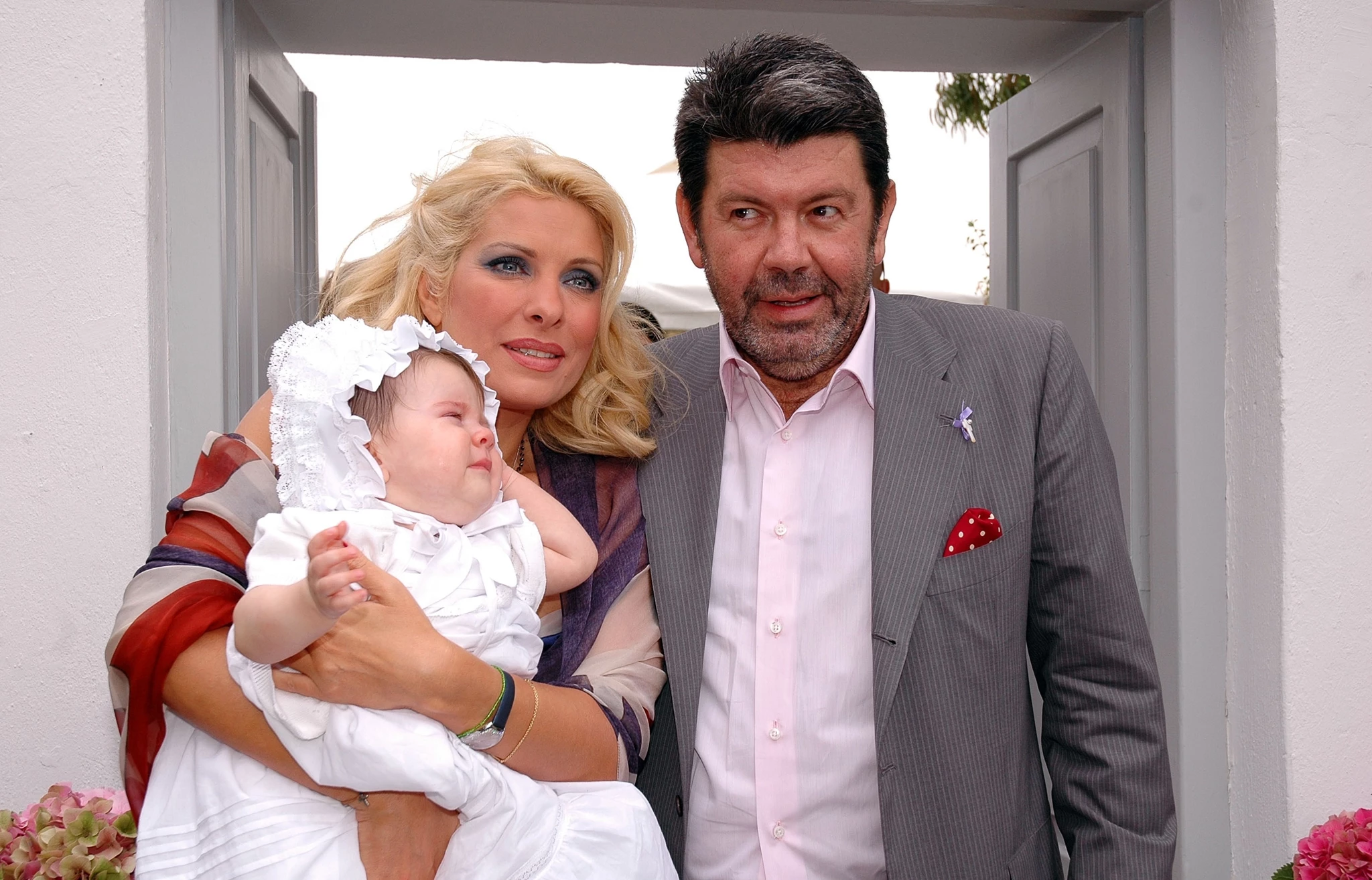 Τα iconic χτενίσματα που επέλεξαν 10 Ελληνίδες celebrities για τη βάφτιση των παιδιών τους