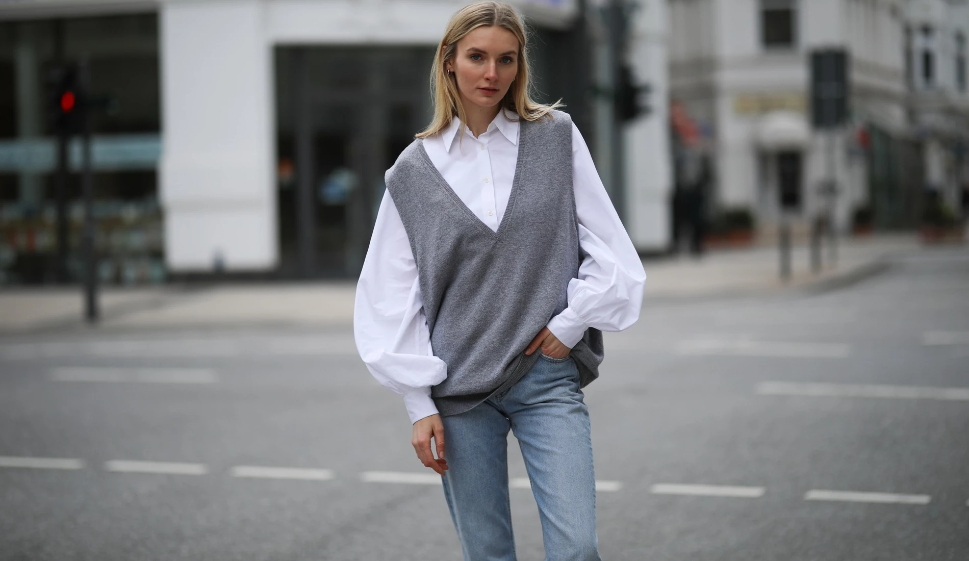 5 οικονομικά πλεκτά γιλέκα που θα βρεις στις εκπτώσεις της Pull&Bear