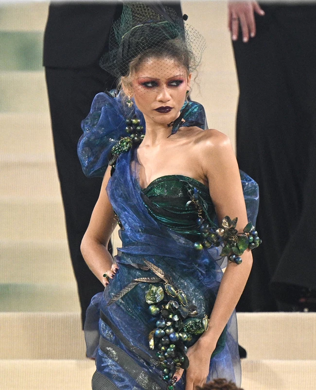 Zendaya | Τα 3 διαφορετικά beauty looks της στο Met Gala δίχασαν το κοινό