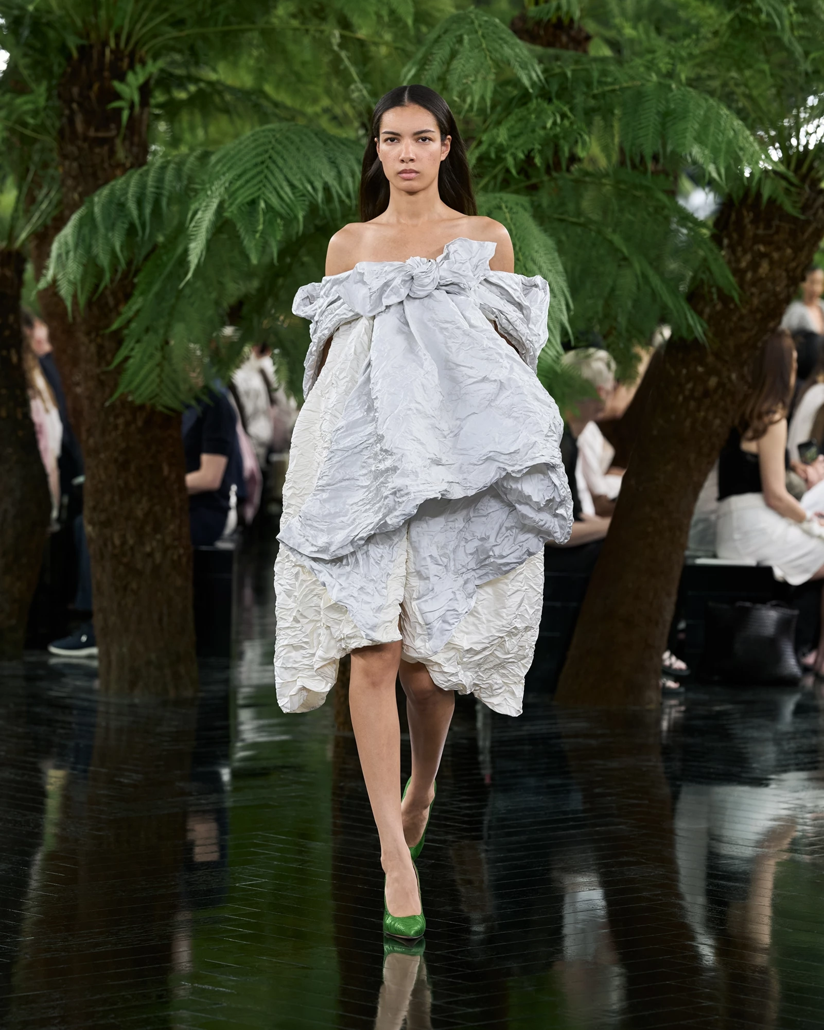 Dior Haute Couture FW26 | Η νέα εποχή της θηλυκότητας μόλις ξεκίνησε