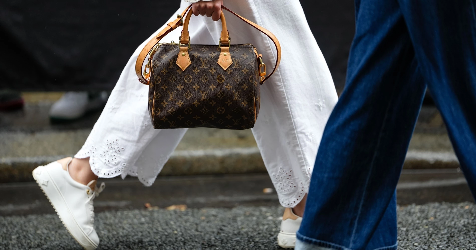 5 tips για να διατηρείς καθαρά τα λευκά σου sneakers